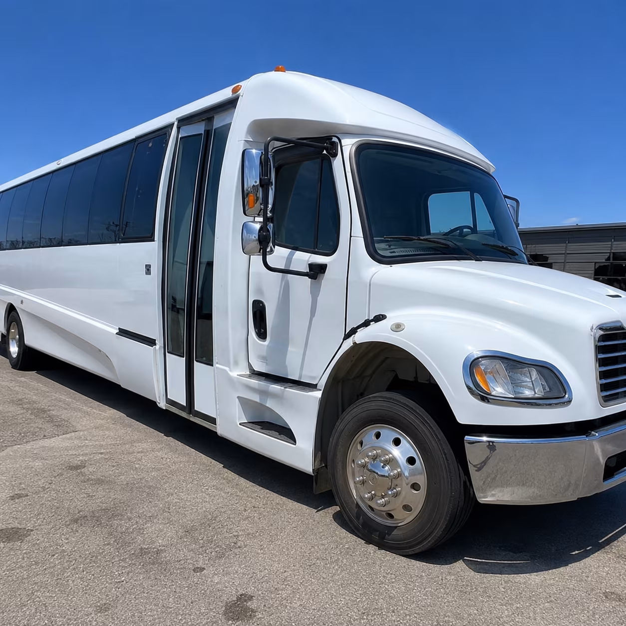 employee shuttle buses for buckeye s growing business corridor